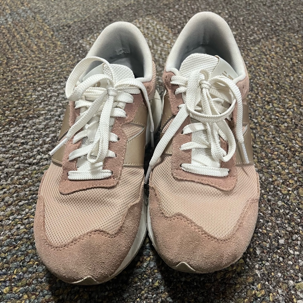 New Balance 237